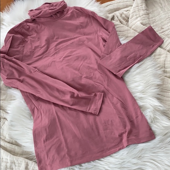 L a n d s’  E n d • Mauve turtleneck - Picture 2 of 6